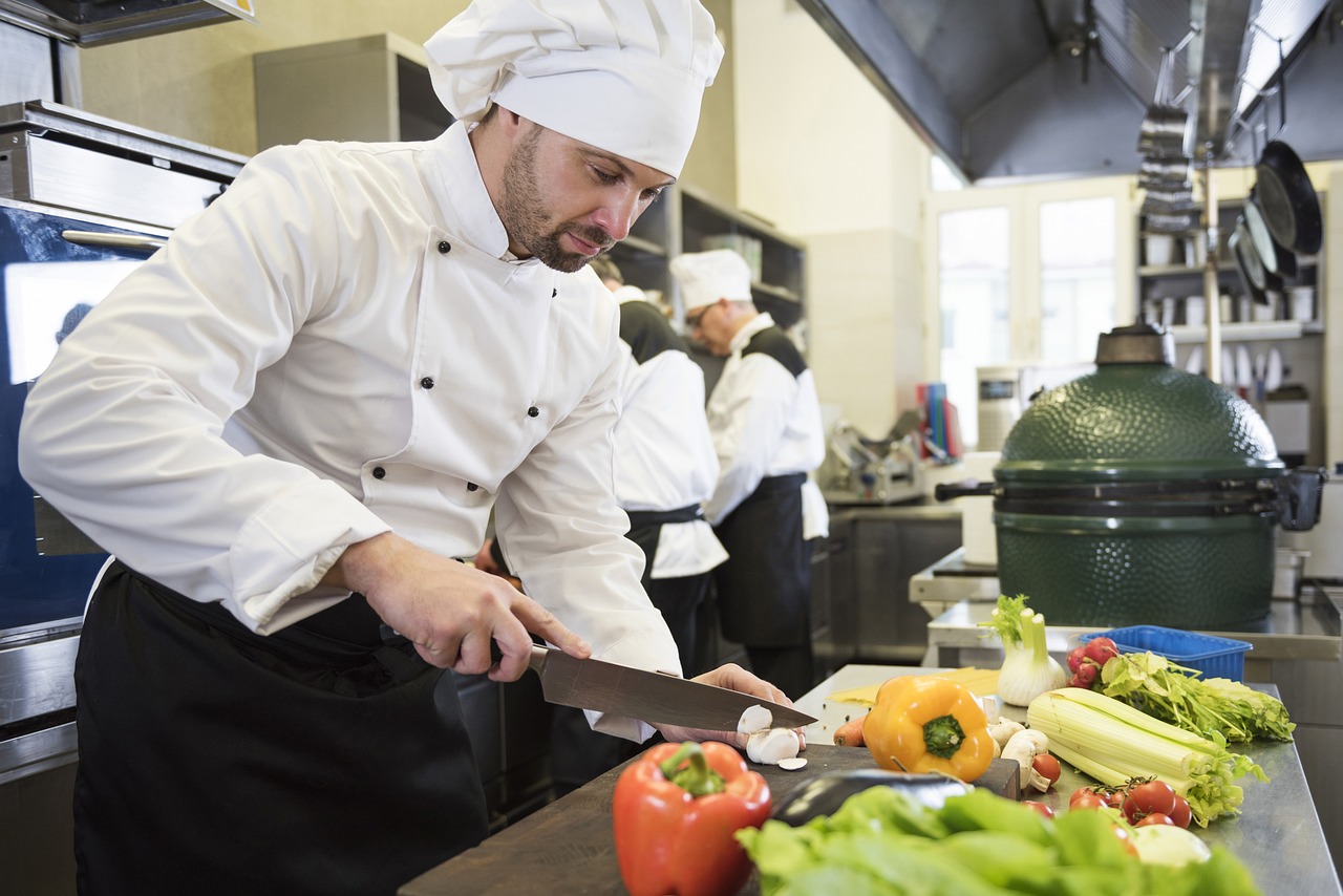 Du betrachtest gerade Die Geschichte der Kühlung in der Gastronomie: Eine Revolution in der Lebensmittelindustrie